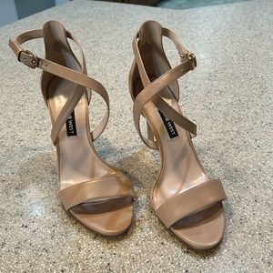 EUC Nine West leather strap heels - Size 7M